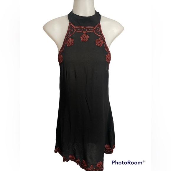 Lulu’s black embroidered halter dress size S - Picture 2 of 12